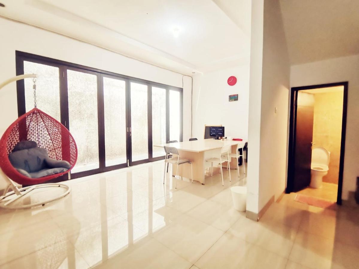 4-Bedroom Home In South Jakarta Nuansa Swadarma Residence By Le Ciel Hospitality Exterior foto